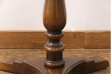 和製ヴィンテージ　飛騨産業　キツツキ　丸い天板のサイドテーブル(飾り台、花台)(R-051749)