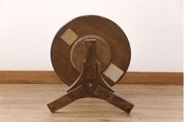 和製ヴィンテージ　飛騨産業　キツツキ　丸い天板のサイドテーブル(飾り台、花台)(R-051749)