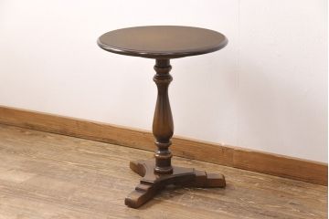 和製ヴィンテージ　飛騨産業　キツツキ　丸い天板のサイドテーブル(飾り台、花台)(R-051749)