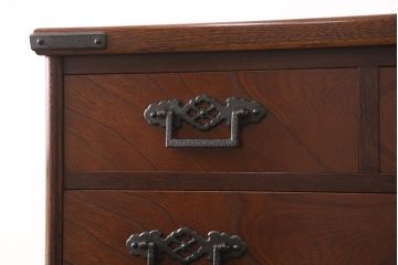 中古　民芸家具　凛とした佇まいが魅力の縦型チェスト(和箪笥、和タンス、整理タンス、引き出し)(R-051750)