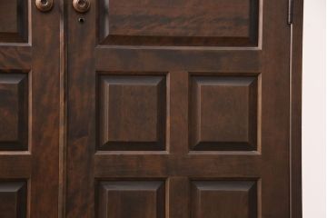 中古　北海道民芸家具　ワードローブをリメイク!取り入れやすいサイズに生まれ変わる収納棚(本箱、下駄箱、ブックケース、本箱、キャビネット)(R-051752)