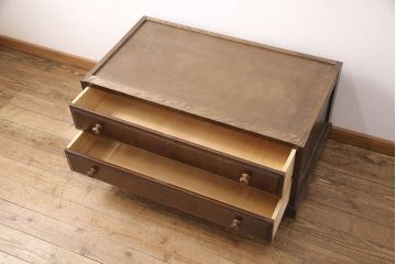 中古　北海道民芸家具　当店リメイク　奥行を詰めて取り入れやすいサイズに生まれ変わるローチェスト(テレビ台、テレビボード、ローボード、引き出し)(R-051753)