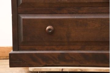 中古　北海道民芸家具　当店リメイク　奥行を詰めて取り入れやすいサイズに生まれ変わるローチェスト(テレビ台、テレビボード、ローボード、引き出し)(R-051753)