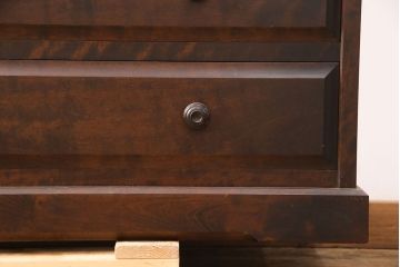 中古　天板リメイク　落ち着いた木の色合いが魅力的なチェスト(サイドボード、テレビボード、引き出し)(R-051758)
