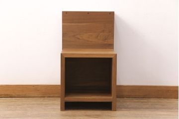 中古　アカセ木工　MASTERWAL(マスターウォール)　ウォールナット材　サイドテーブルとしても活躍する収納付きチェア(スツール、板座チェア)(R-051760)