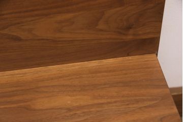 中古　アカセ木工　MASTERWAL(マスターウォール)　ウォールナット材　サイドテーブルとしても活躍する収納付きチェア(スツール、板座チェア)(R-051760)