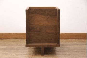 中古　アカセ木工　MASTERWAL(マスターウォール)　ウォールナット材　サイドテーブルとしても活躍する収納付きチェア(スツール、板座チェア)(R-051760)