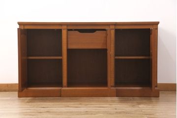 中古　美品　DREXEL HERITAGE(ドレクセルヘリテイジ)　Triune(トライユン)　クラシカルな佇まいのサイドボード(キャビネット、リビングボード)(定価約54万円)(R-051761)