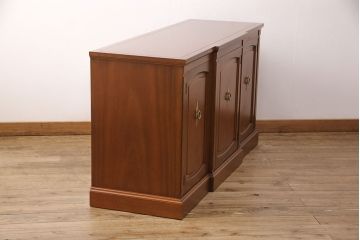 中古　美品　DREXEL HERITAGE(ドレクセルヘリテイジ)　Triune(トライユン)　クラシカルな佇まいのサイドボード(キャビネット、リビングボード)(定価約54万円)(R-051761)