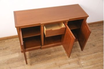 中古　美品　DREXEL HERITAGE(ドレクセルヘリテイジ)　Triune(トライユン)　クラシカルな佇まいのサイドボード(キャビネット、リビングボード)(定価約54万円)(R-051761)