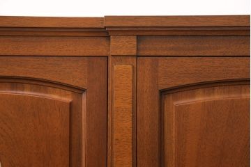 中古　美品　DREXEL HERITAGE(ドレクセルヘリテイジ)　Triune(トライユン)　クラシカルな佇まいのサイドボード(キャビネット、リビングボード)(定価約54万円)(R-051761)