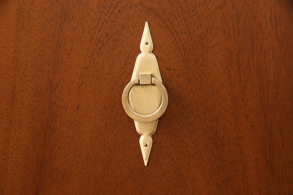 中古　美品　DREXEL HERITAGE(ドレクセルヘリテイジ)　Triune(トライユン)　クラシカルな佇まいのサイドボード(キャビネット、リビングボード)(定価約54万円)(R-051761)