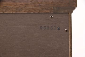 中古　美品　DREXEL HERITAGE(ドレクセルヘリテイジ)　Triune(トライユン)　クラシカルな佇まいのサイドボード(キャビネット、リビングボード)(定価約54万円)(R-051761)