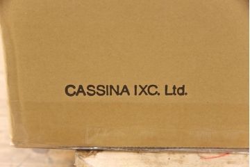 新品　未使用　Cassina(カッシーナ)　ixc. EDITION(イクスシー・エディション)　GRAB large(グラブラージ)　FX黒革　スタイリッシュかつ重厚なデザインが魅力の一人掛けソファ(アームソファ、1P)(定価約58万円)(R-051764)
