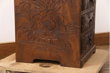 中古　美品　伝統工芸　日光彫り　華やかな花の意匠が目を惹く小引き出し(小物収納、卓上収納)(R-051765)