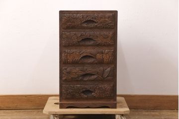 中古　美品　伝統工芸　日光彫り　華やかな花の意匠が目を惹く小引き出し(小物収納、卓上収納)(R-051765)
