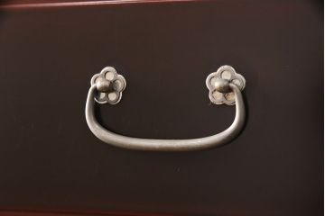 中古　美品　本漆溜塗り　美しい花の蒔絵が目を引く二段重ね箪笥(定価220万円)(和タンス、引き出し、チェスト)(R-051771)