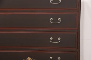中古　美品　本漆溜塗り　美しい花の蒔絵が目を引く二段重ね箪笥(定価220万円)(和タンス、引き出し、チェスト)(R-051771)