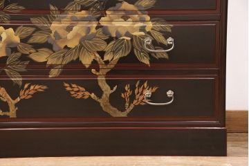 中古　美品　本漆溜塗り　美しい花の蒔絵が目を引く二段重ね箪笥(定価220万円)(和タンス、引き出し、チェスト)(R-051771)