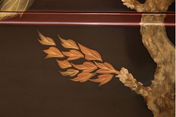 中古　美品　本漆溜塗り　美しい花の蒔絵が目を引く二段重ね箪笥(定価220万円)(和タンス、引き出し、チェスト)(R-051771)