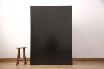 中古　美品　本漆溜塗り　美しい花の蒔絵が目を引く二段重ね箪笥(定価220万円)(和タンス、引き出し、チェスト)(R-051771)