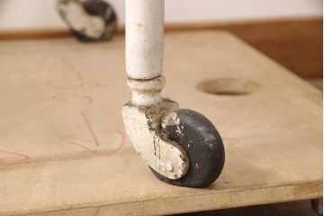 和製アンティーク　シャビーな風合いがお洒落な医療用キャスターワゴン(ケビント、トロリー、キッチンワゴン)(R-051780)