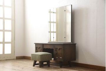 中古　美品　神戸洋家具　永田良介商店　幾何学模様の意匠がアクセントになるドレッサー&スツールセット(鏡台、椅子)(R-051782)