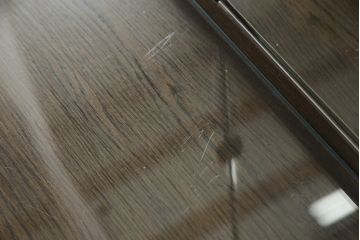 中古　美品　神戸洋家具　永田良介商店　幾何学模様の意匠がアクセントになるドレッサー&スツールセット(鏡台、椅子)(R-051782)