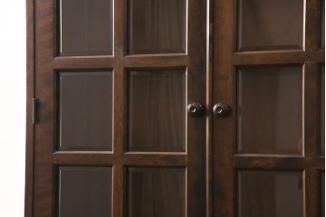 中古　美品　北海道民芸家具　和洋折衷どちらのお部屋にも馴染むブックケース(本箱、収納棚、キャビネット、飾り棚)(R-051785)