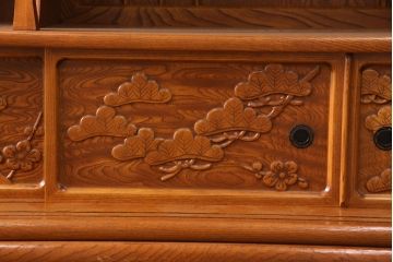 中古　美品　前面ケヤキ材　なかなかお目にかかれない特大サイズの2段重ね茶箪笥(茶棚、食器棚、収納棚、キャビネット、戸棚)(定価約135万円)(R-051786)