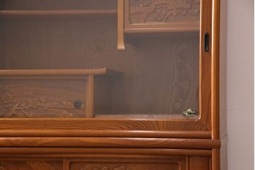 中古　美品　前面ケヤキ材　なかなかお目にかかれない特大サイズの2段重ね茶箪笥(茶棚、食器棚、収納棚、キャビネット、戸棚)(定価約135万円)(R-051786)