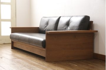 中古　REAL Style(リアルスタイル)　GRAN sofa(グランソファ)　ウォールナット無垢材　本革　モダンな空間を演出する3人掛けソファ(三人掛け、3P、アームソファ)(R-051790)