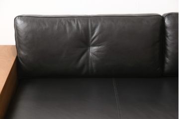 中古　REAL Style(リアルスタイル)　GRAN sofa(グランソファ)　ウォールナット無垢材　本革　モダンな空間を演出する3人掛けソファ(三人掛け、3P、アームソファ)(R-051790)
