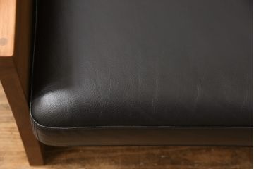 中古　REAL Style(リアルスタイル)　GRAN sofa(グランソファ)　ウォールナット無垢材　本革　モダンな空間を演出する3人掛けソファ(三人掛け、3P、アームソファ)(R-051790)