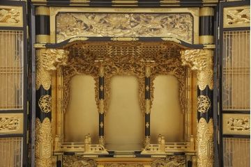 中古　展示品　未使用品　伝統工芸　150代　金仏壇「鳳凰」　細部まで造り込まれた意匠と高級感漂う芸術品のような佇まいが魅力の長岡仏壇(定価約260万円)(R-051791)