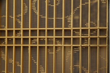 中古　展示品　未使用品　伝統工芸　150代　金仏壇「鳳凰」　細部まで造り込まれた意匠と高級感漂う芸術品のような佇まいが魅力の長岡仏壇(定価約260万円)(R-051791)