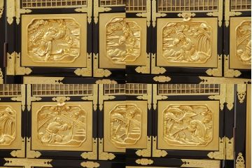 中古　展示品　未使用品　伝統工芸　150代　金仏壇「鳳凰」　細部まで造り込まれた意匠と高級感漂う芸術品のような佇まいが魅力の長岡仏壇(定価約260万円)(R-051791)
