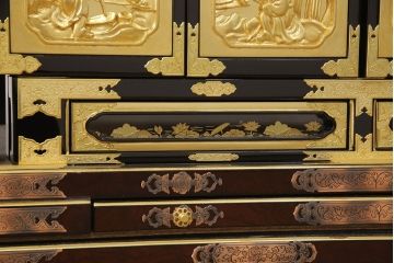 中古　展示品　未使用品　伝統工芸　150代　金仏壇「鳳凰」　細部まで造り込まれた意匠と高級感漂う芸術品のような佇まいが魅力の長岡仏壇(定価約260万円)(R-051791)