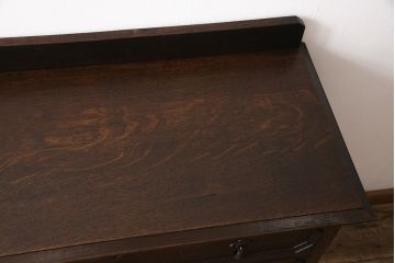イギリスアンティーク　オーク材　取っ手が可愛らしい、凝った作りのチェスト(引き出し、サイドボード)(R-051794)