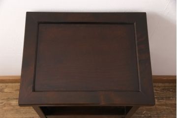中古　北海道民芸家具　シックなお部屋にも似合う電話台(サイドテーブル、ナイトテーブル、花台、収納棚)(R-051798)