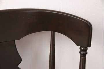 中古　北海道民芸家具　上品な雰囲気漂うアームチェア(ウィンザーチェア、ダイニングチェア、板座チェア、ウインザーチェア)(R-051803)