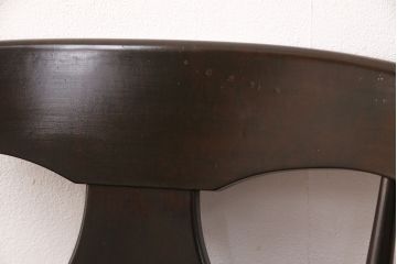中古　北海道民芸家具　上品な雰囲気漂うアームチェア(ウィンザーチェア、ダイニングチェア、板座チェア、ウインザーチェア)(R-051803)
