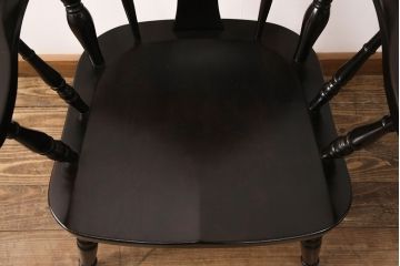 中古　北海道民芸家具　上品な雰囲気漂うアームチェア(ウィンザーチェア、ダイニングチェア、板座チェア、ウインザーチェア)(R-051803)