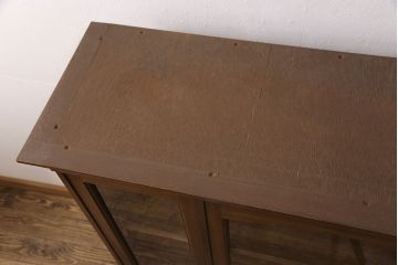 中古　DREXEL HERITAGE(ドレクセルヘリテイジ)　Triune(トライユン)　チャイナ　脚(台輪)付きリメイク　シンプルでクラシカルな佇まいが魅力のサイドキャビネット(ブックケース、本箱、収納棚、飾り棚)(R-051804)