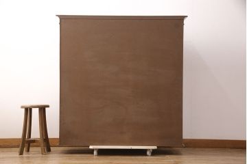中古　DREXEL HERITAGE(ドレクセルヘリテイジ)　Triune(トライユン)　チャイナ　脚(台輪)付きリメイク　シンプルでクラシカルな佇まいが魅力のサイドキャビネット(ブックケース、本箱、収納棚、飾り棚)(R-051804)