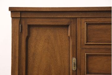 中古　DREXEL HERITAGE(ドレクセルヘリテイジ)　Triune(トライユン)　チャイナ　天板リメイク　クラシカルな佇まいが魅力のサイドボード(サイドキャビネット、収納棚、飾り棚)(R-051805)