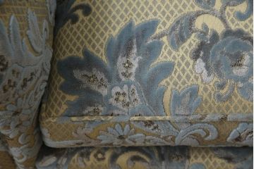 中古　超美品　DREXEL HERITAGE(ドレクセルヘリテイジ)　水色の花柄が上品な3人掛けソファ(定価約100万円)(アームソファ、三人掛け、3P)(R-051810)