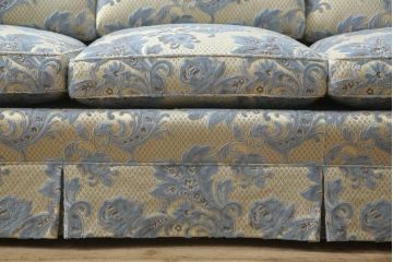 中古　超美品　DREXEL HERITAGE(ドレクセルヘリテイジ)　水色の花柄が上品な3人掛けソファ(定価約100万円)(アームソファ、三人掛け、3P)(R-051810)
