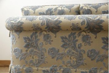 中古　超美品　DREXEL HERITAGE(ドレクセルヘリテイジ)　水色の花柄が上品な3人掛けソファ(定価約100万円)(アームソファ、三人掛け、3P)(R-051810)