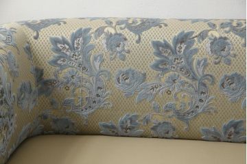 中古　超美品　DREXEL HERITAGE(ドレクセルヘリテイジ)　水色の花柄が上品な3人掛けソファ(定価約100万円)(アームソファ、三人掛け、3P)(R-051810)